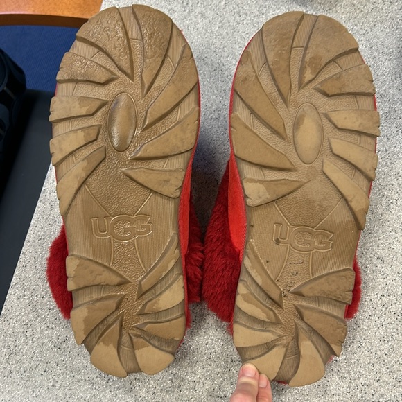 UGG Sz 9 ribbon, red coquette slippers, preowned pre-loved lots of life left - Picture 9 of 11
